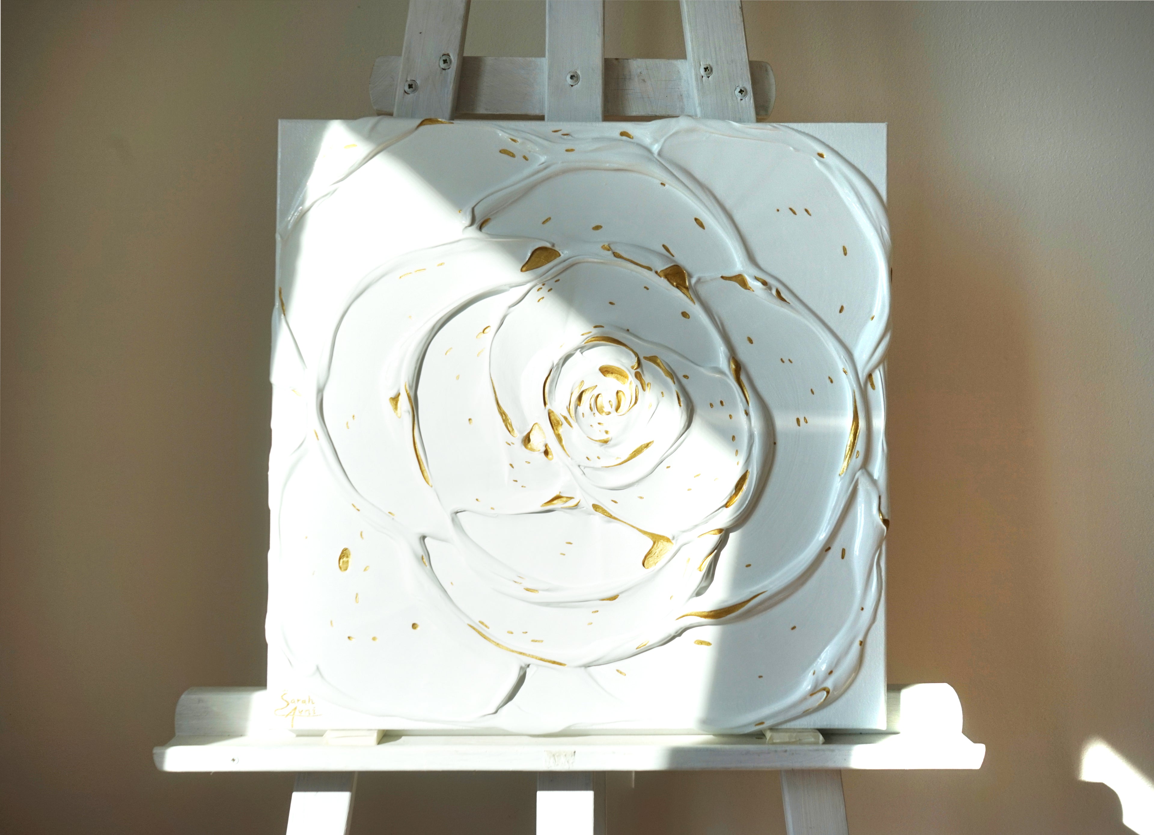 Little White Rose with a Touch of Gold III. (3I25)