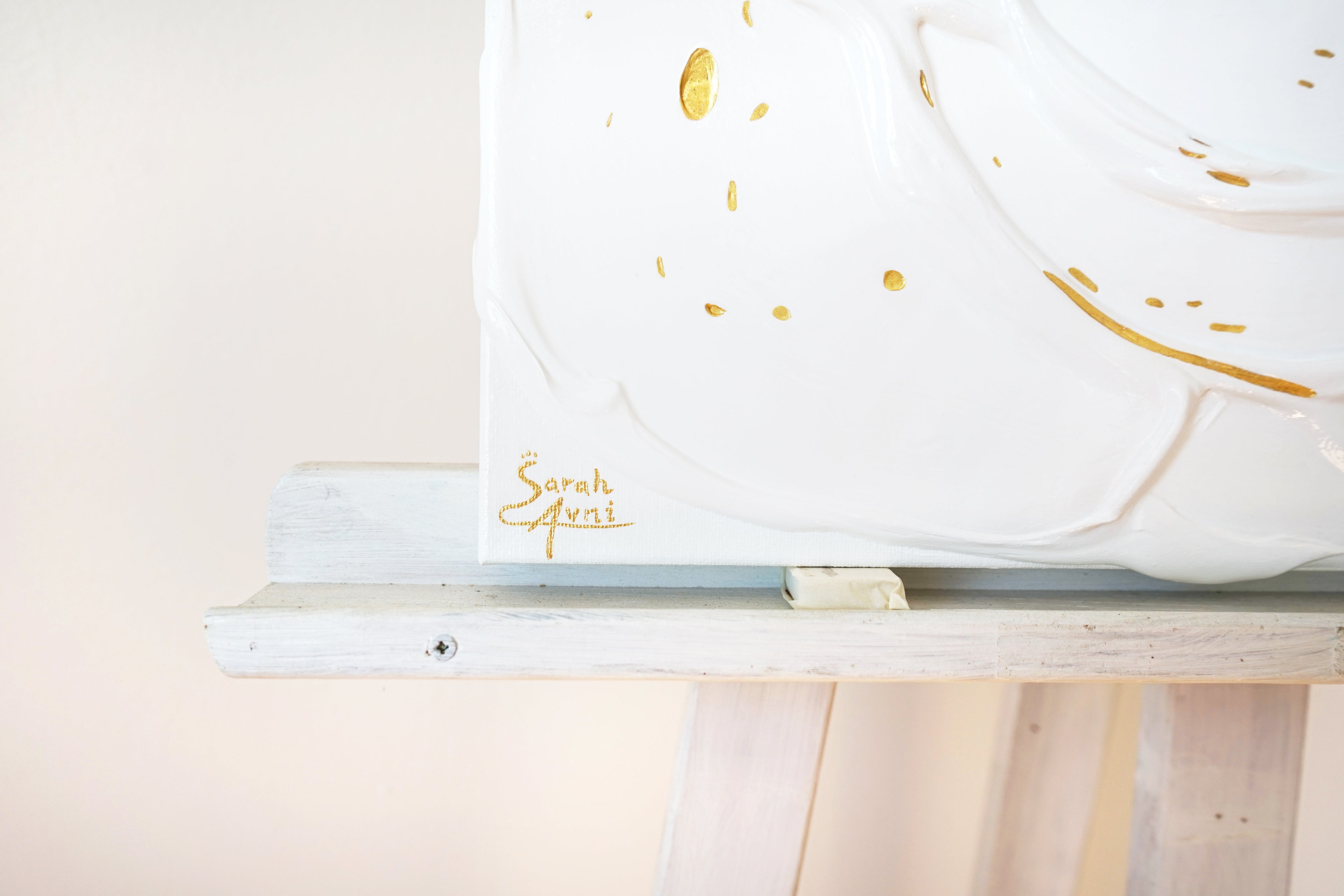 Little White Rose with a Touch of Gold III. (3I25)