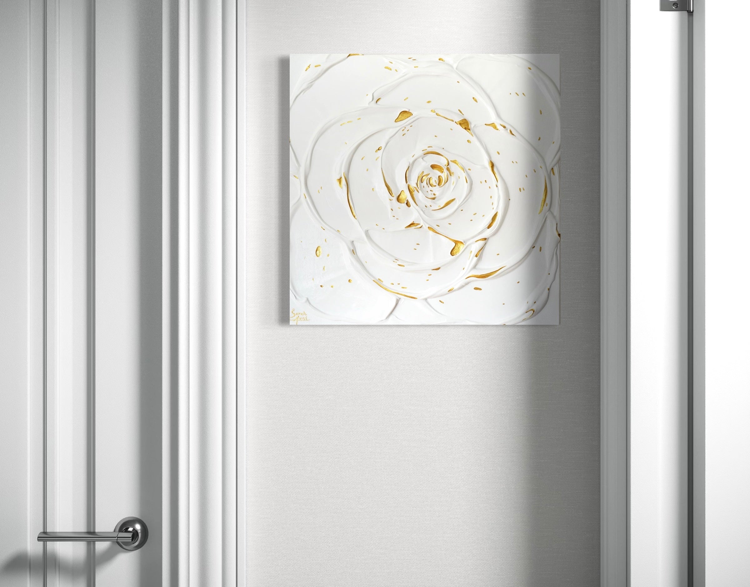Little White Rose with a Touch of Gold III. (3I25)